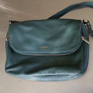 Fossil hunter green medium size crossbody bag